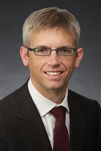 Portrait of Eric Lehr